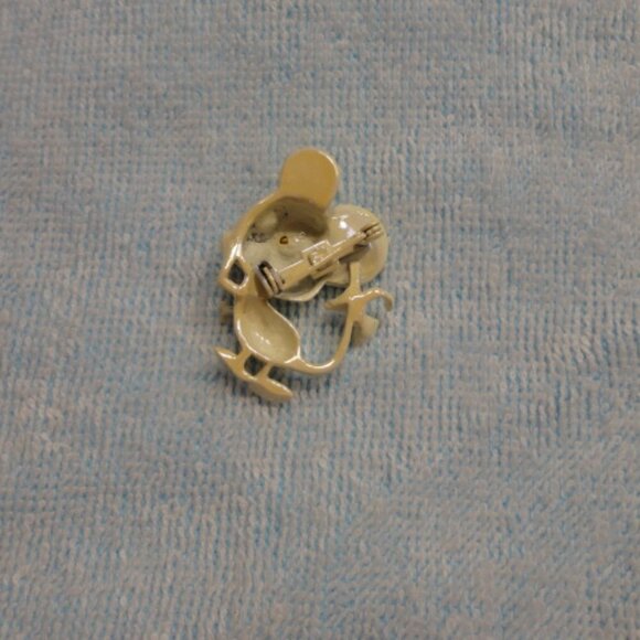 𝅺Vintage Enamel Mouse Pair Mice Green Rhinestone Eyes - Picture 6 of 9